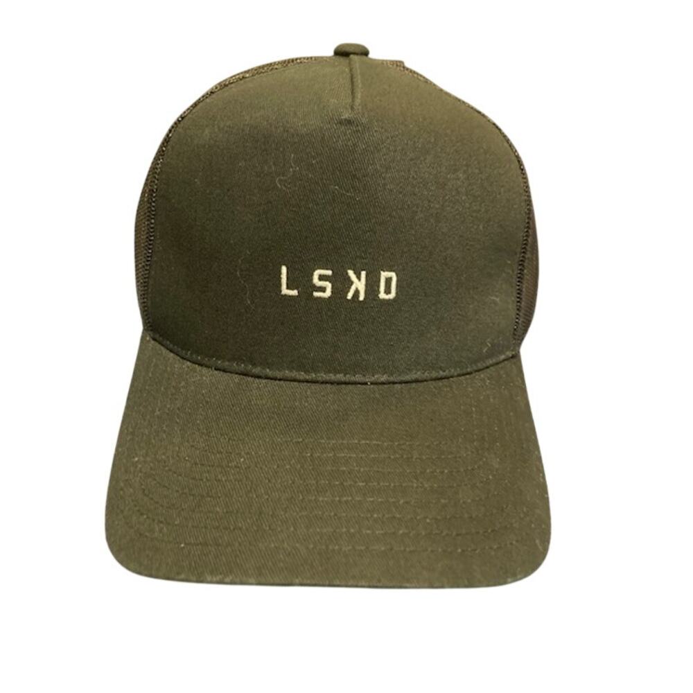 LSKD men's daily trucker cap in black with snap back. NWT